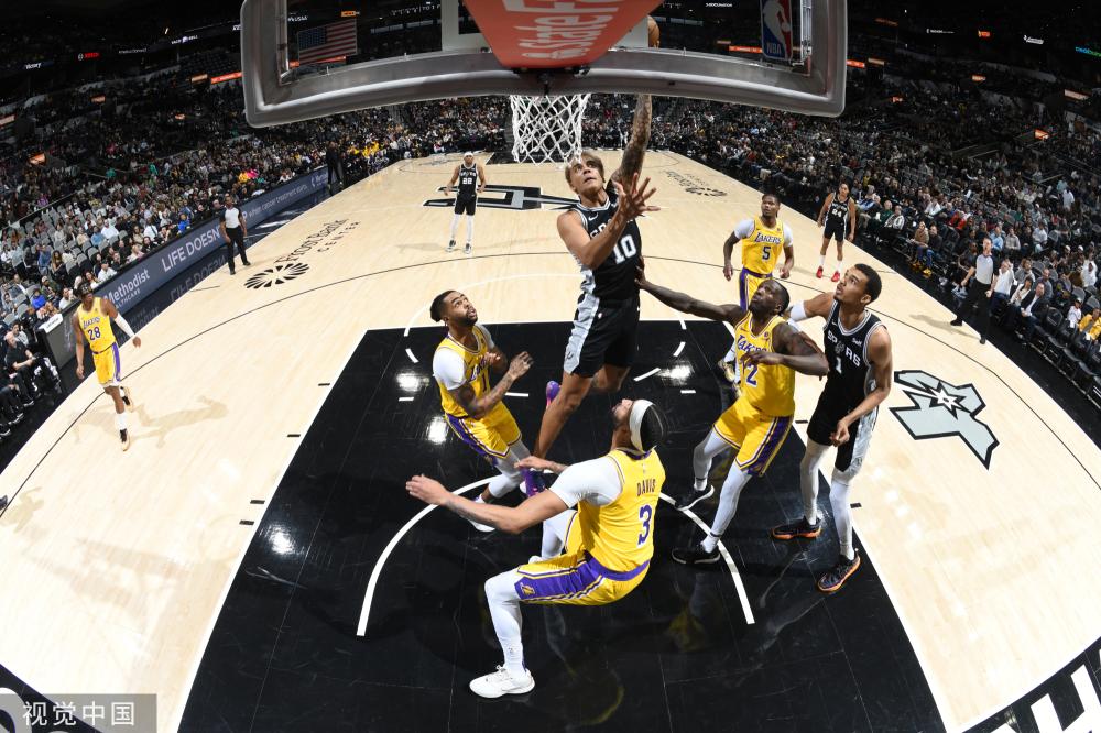 端都有所突 端都有所突