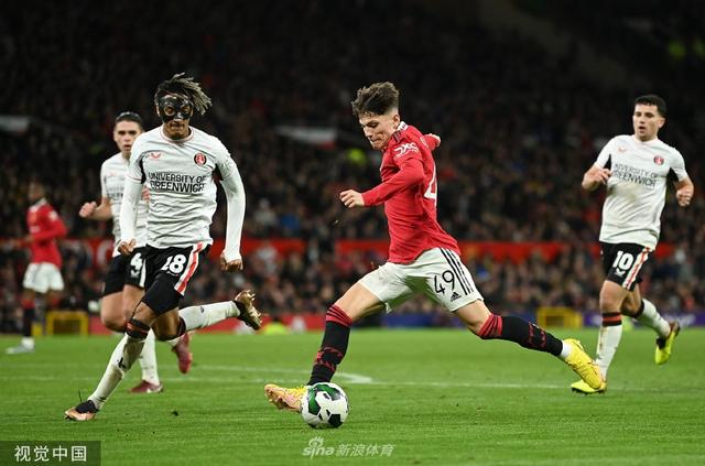 漠化中的巨 漠化中的巨